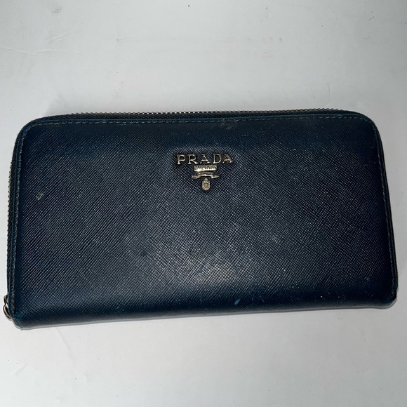 Prada Wallet blue authentic 100% Leather - Picture 2 of 10